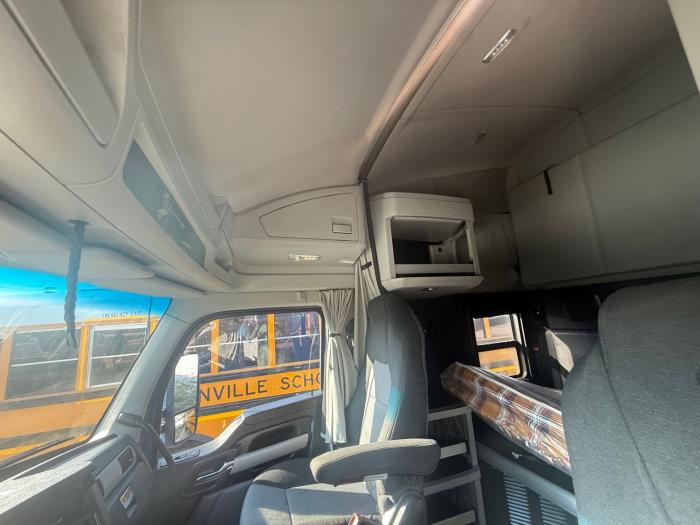 2022 Kenworth T680-16