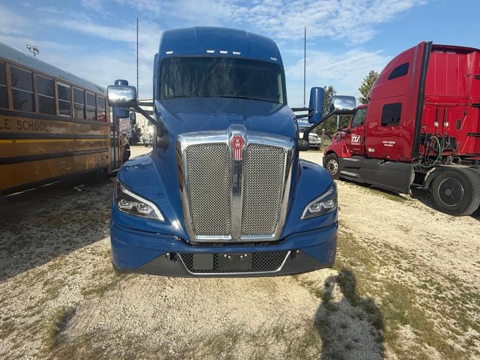 2022 Kenworth T680-2