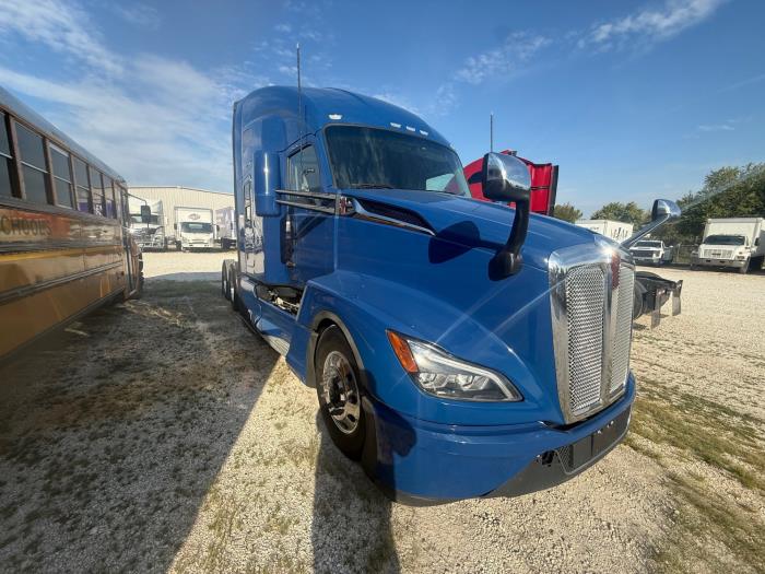 2022 Kenworth T680-4