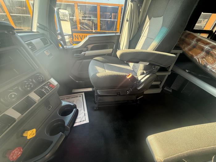 2022 Kenworth T680-19