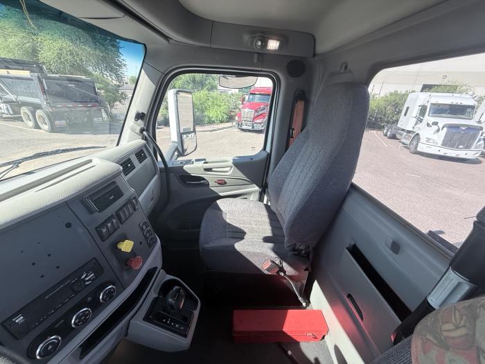 2018 Peterbilt 579-12