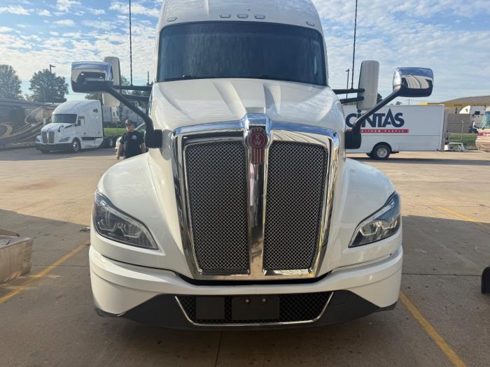 2022 Kenworth T680-2