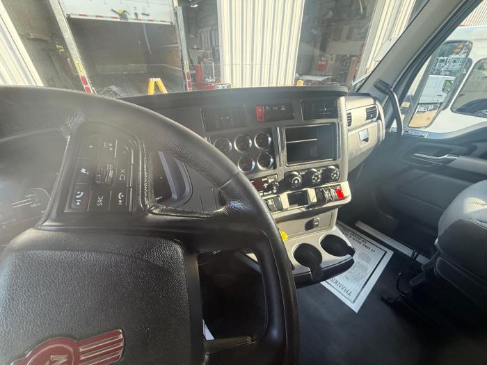 2022 Kenworth T680-14