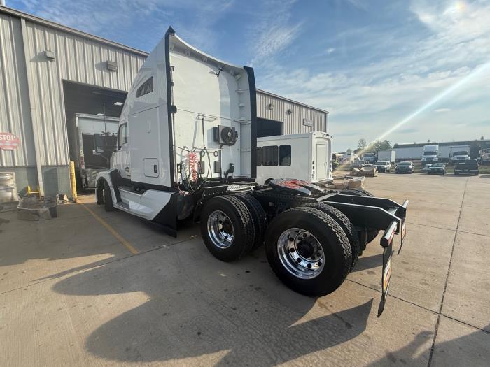 2022 Kenworth T680-4