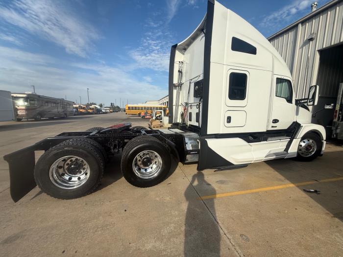 2022 Kenworth T680-7