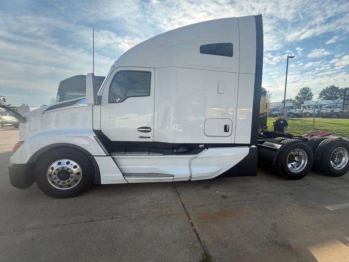 2022 Kenworth T680-0