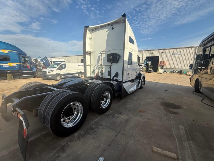 2022 Kenworth T680-3