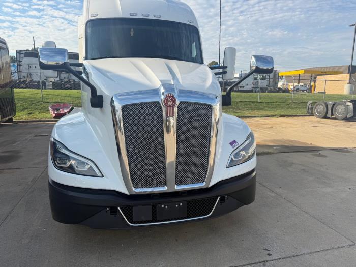 2022 Kenworth T680-8