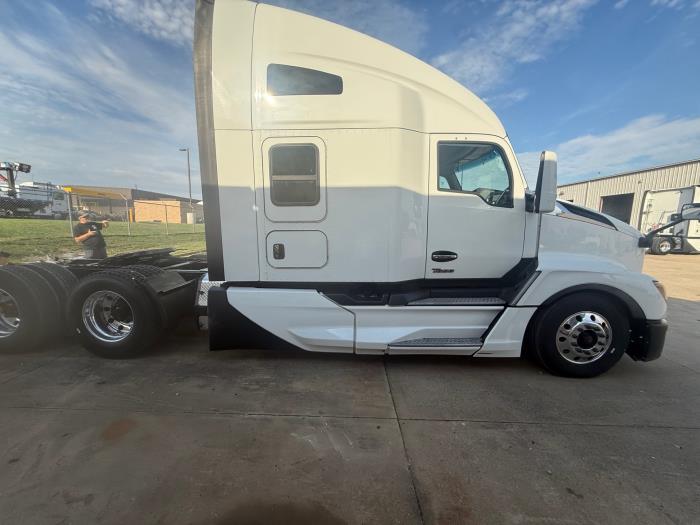 2022 Kenworth T680-12