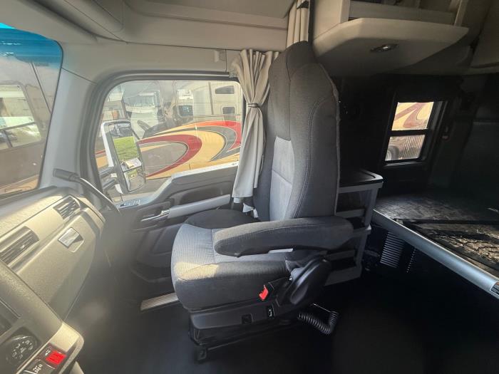 2022 Kenworth T680-13