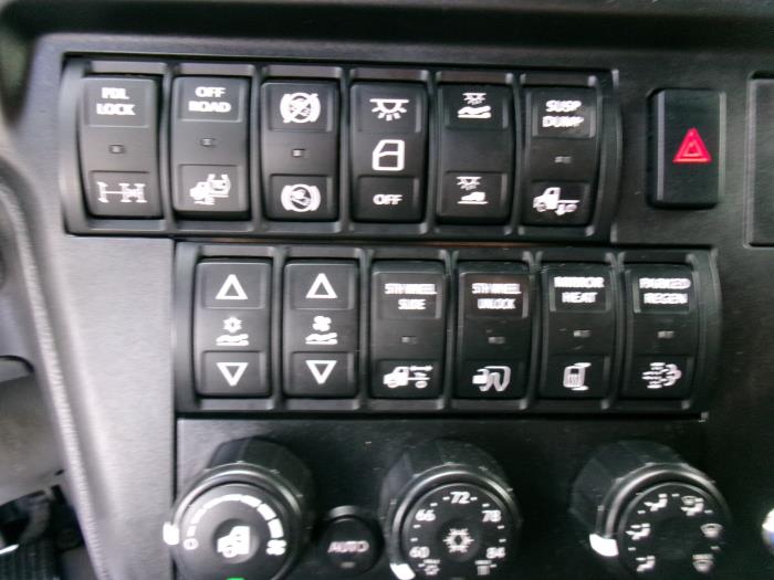 2022 International LT625-13