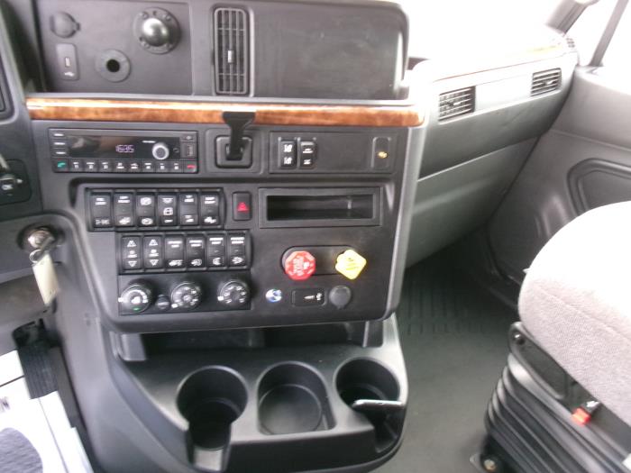 2022 International LT625-14