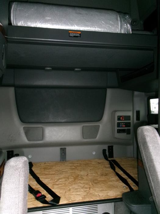 2022 International LT625-18