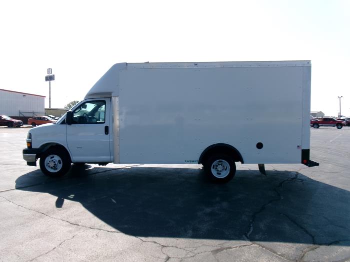 2023 Chevrolet Express 3500-5