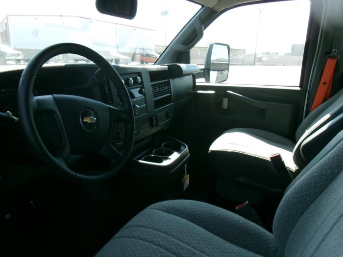 2023 Chevrolet Express 3500-8