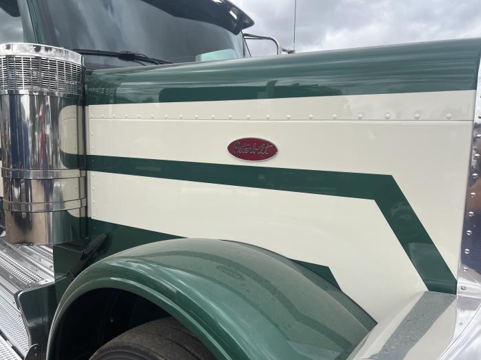 2027 Peterbilt 589-5