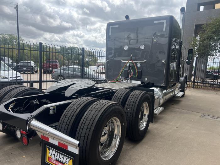 2027 Peterbilt 589-3