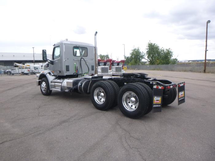 2021 Peterbilt 567-4