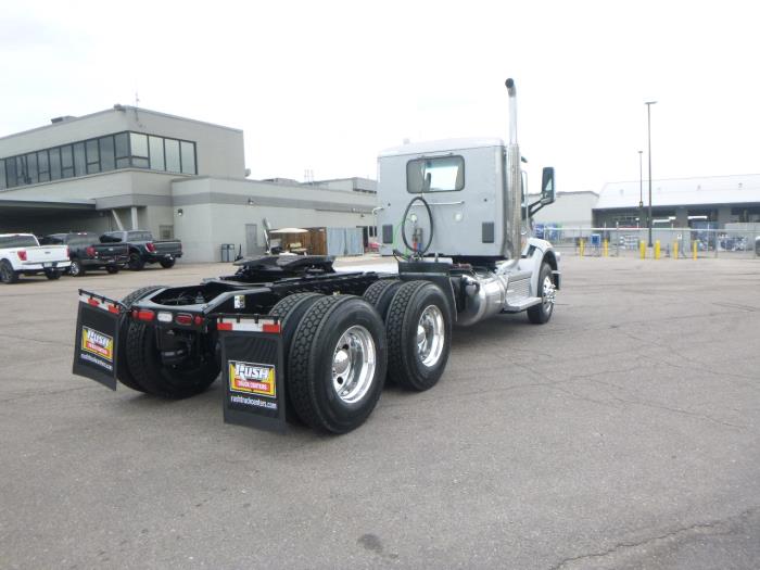 2021 Peterbilt 567-6