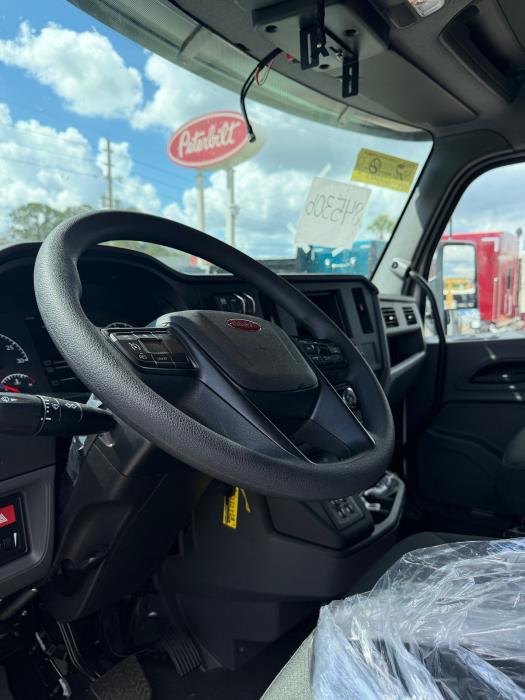 2027 Peterbilt 548-8