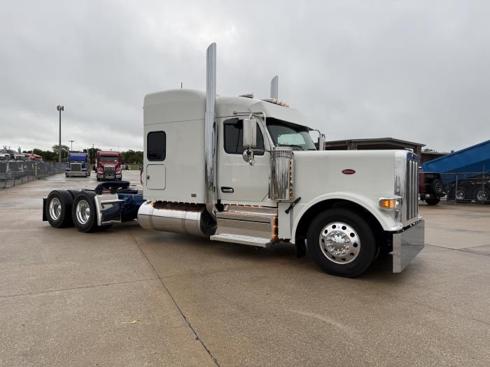 2027 Peterbilt 589-8