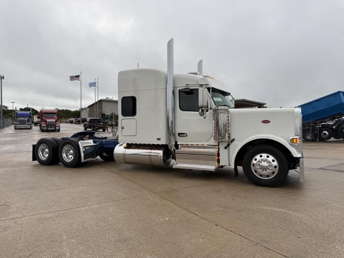 2027 Peterbilt 589-9