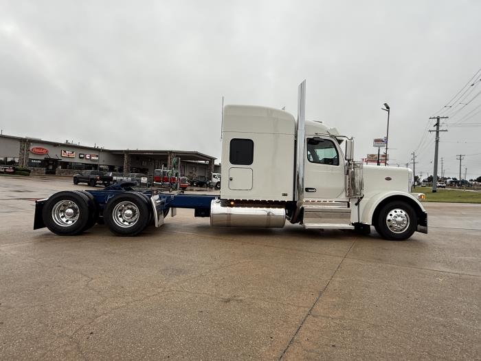 2027 Peterbilt 589-13