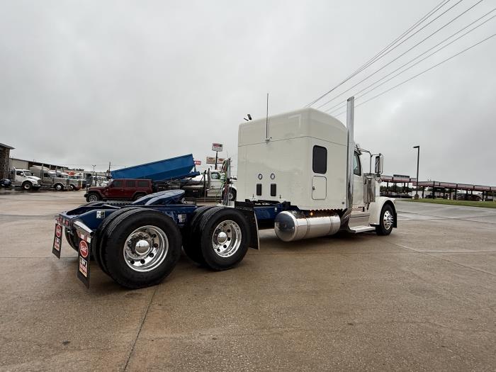 2027 Peterbilt 589-17