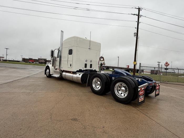 2027 Peterbilt 589-24