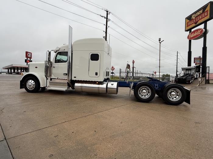 2027 Peterbilt 589-28