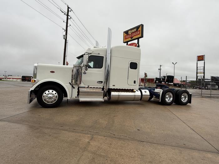 2027 Peterbilt 589-32