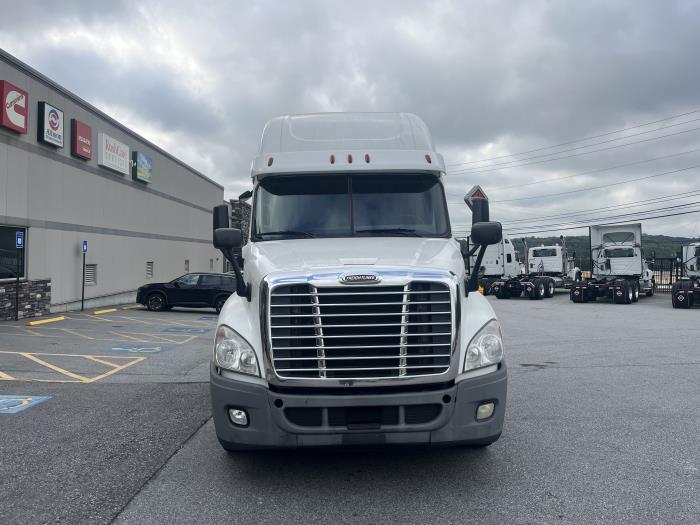 2020 Freightliner Cascadia-1