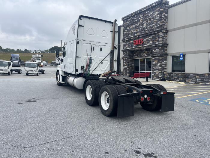 2020 Freightliner Cascadia-5