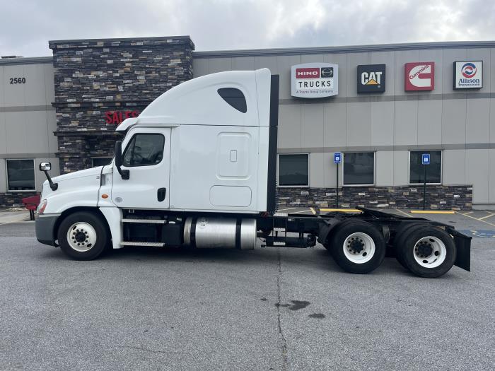 2020 Freightliner Cascadia-6