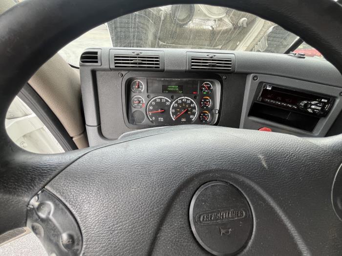 2020 Freightliner Cascadia-9