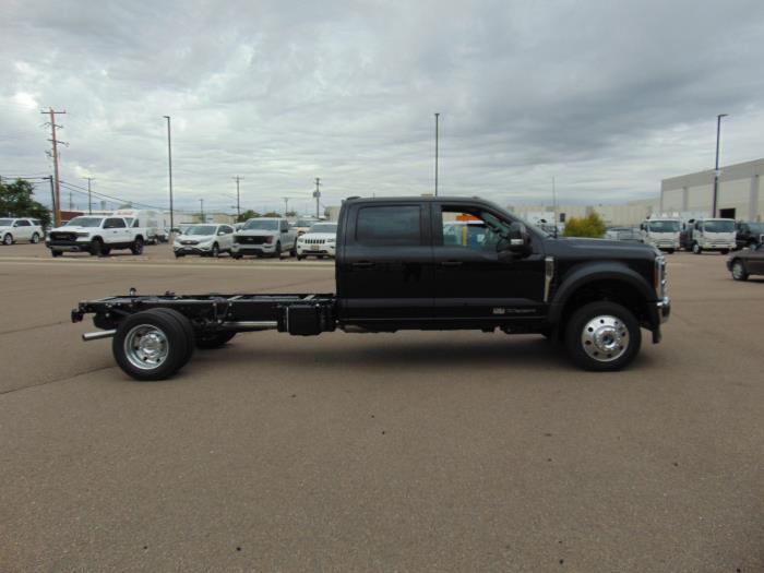 2027 Ford F-550-3