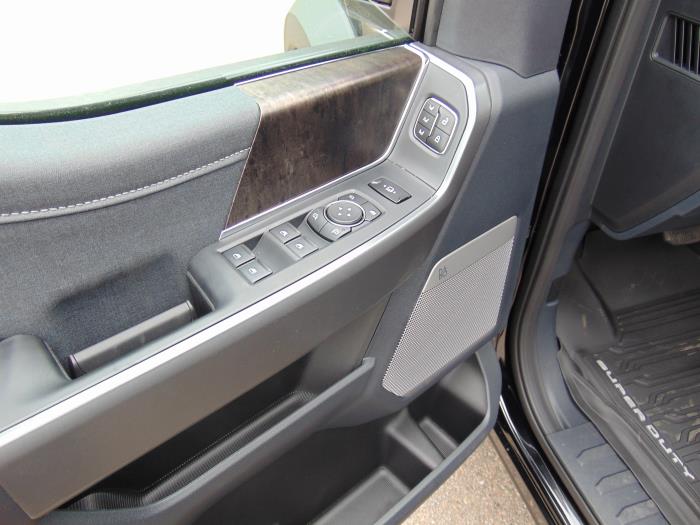 2027 Ford F-550-8