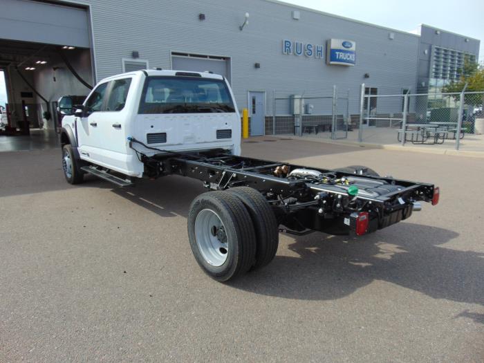 2027 Ford F-550-2