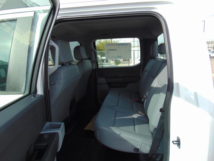 2027 Ford F-550-8