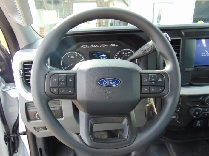 2027 Ford F-550-11
