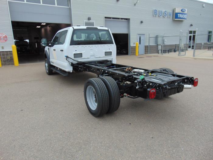2027 Ford F-550-2