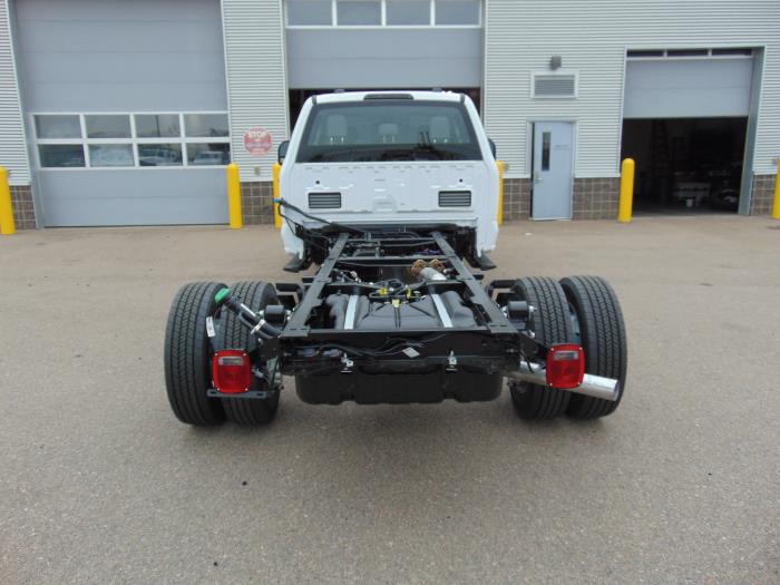 2027 Ford F-550-3
