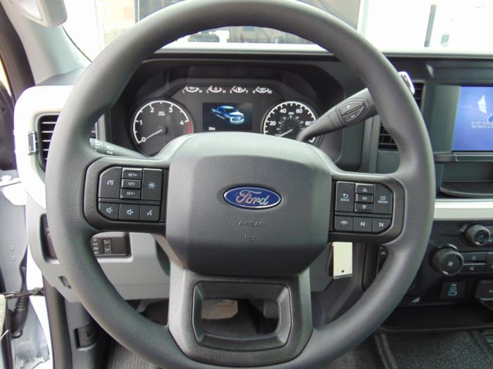 2027 Ford F-550-11