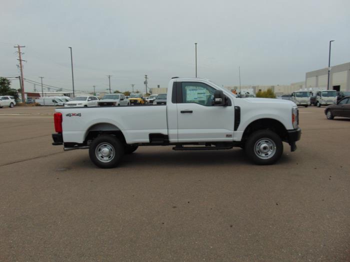2027 Ford F-250-3