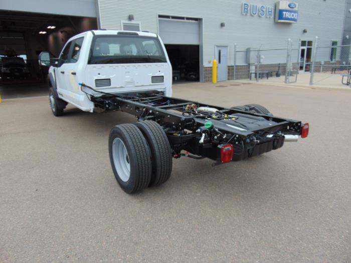 2027 Ford F-550-2