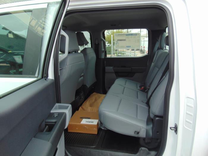 2027 Ford F-550-8