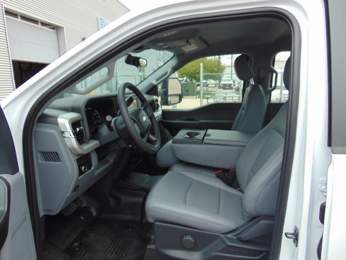 2027 Ford F-550-9