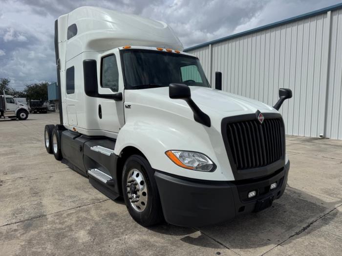 2022 International LT625-2