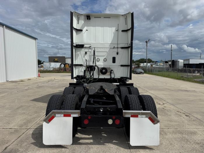 2022 International LT625-5