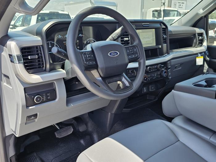 2026 Ford F-550-8